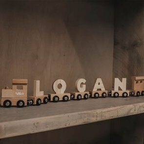 Houten lettertrein